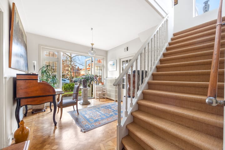 Foto 20 van Den Burghstraat 11