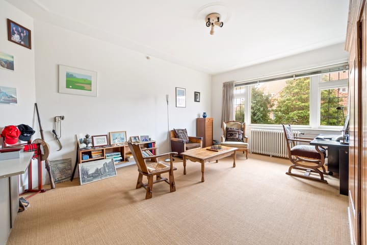 Foto 24 van Den Burghstraat 11