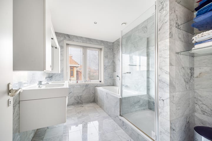 Foto 31 van Den Burghstraat 11