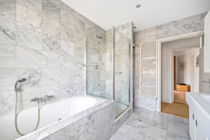 Foto 32 van Den Burghstraat 11