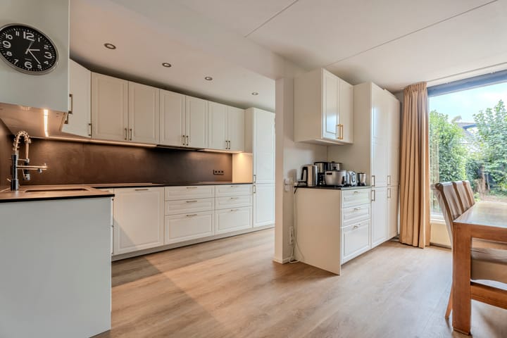 Foto 10 van Meidoorn 96