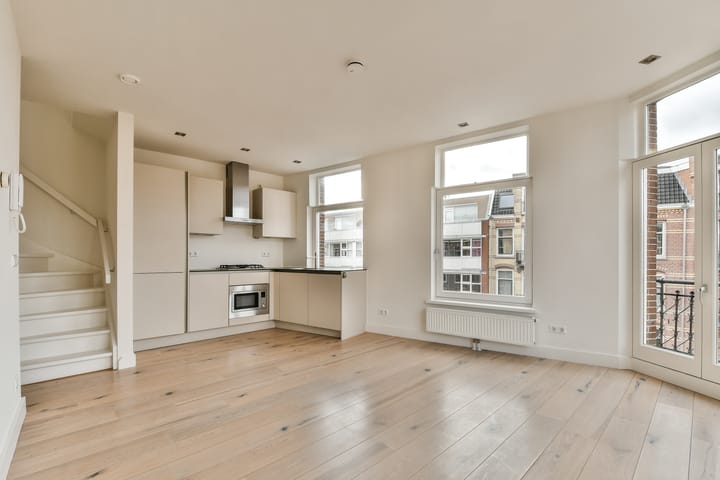 Photo 2 of Sumatrastraat 35-F