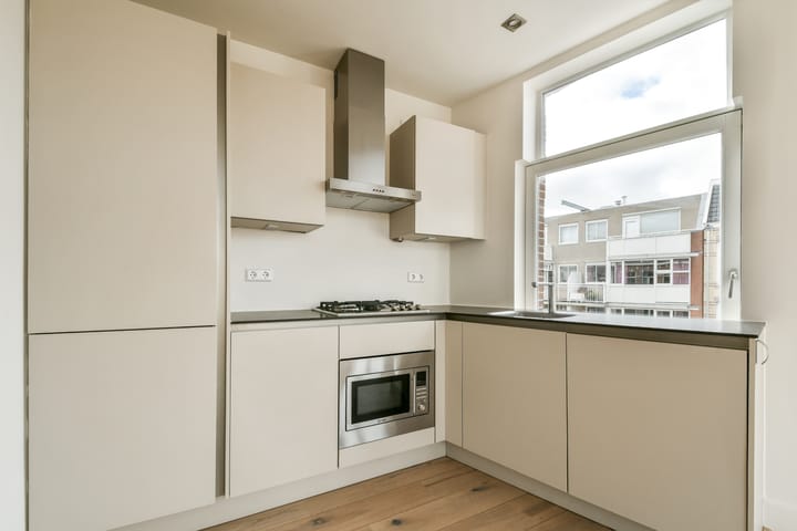 Photo 9 of Sumatrastraat 35-F