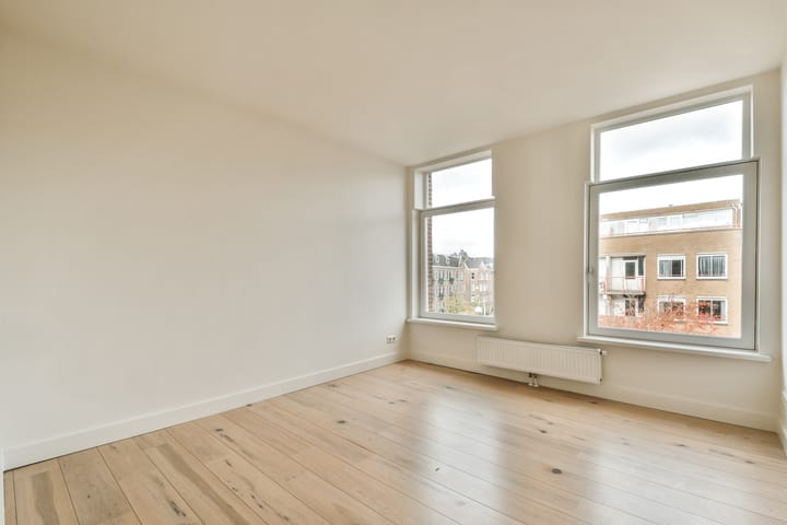 Photo 12 of Sumatrastraat 35-F