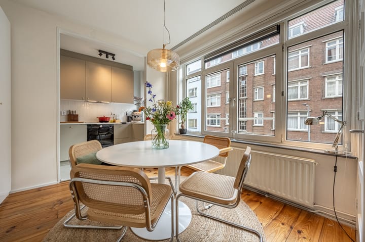 Photo 2 of Heulstraat 31-A