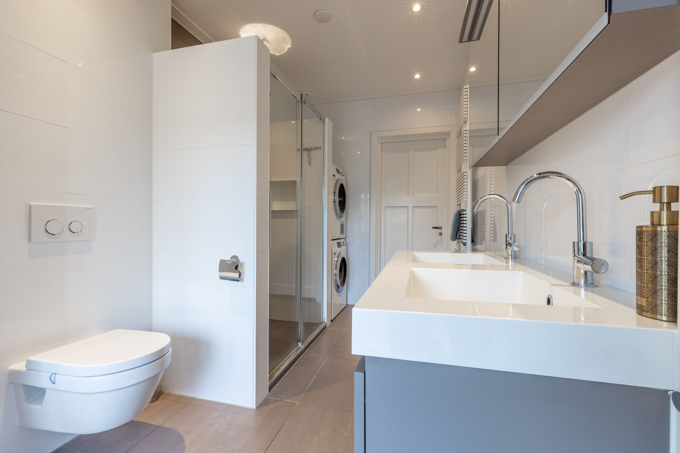 Photo 30 of Irisstraat 11