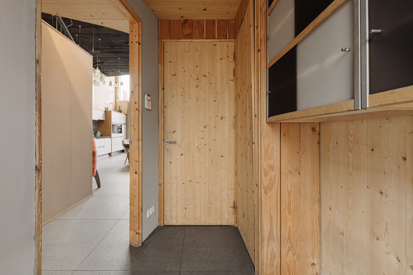 Foto 14 van Edmond Halleylaan 46