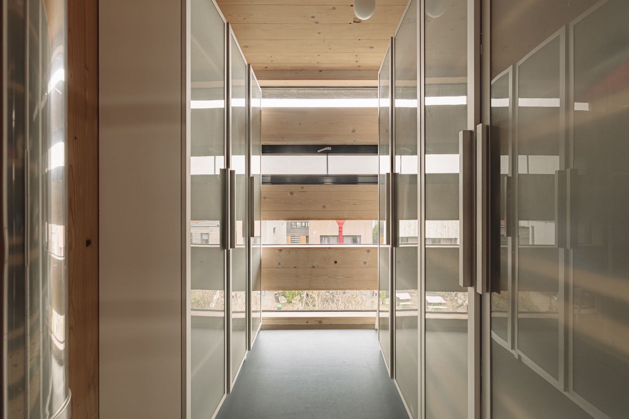 Foto 30 van Edmond Halleylaan 46