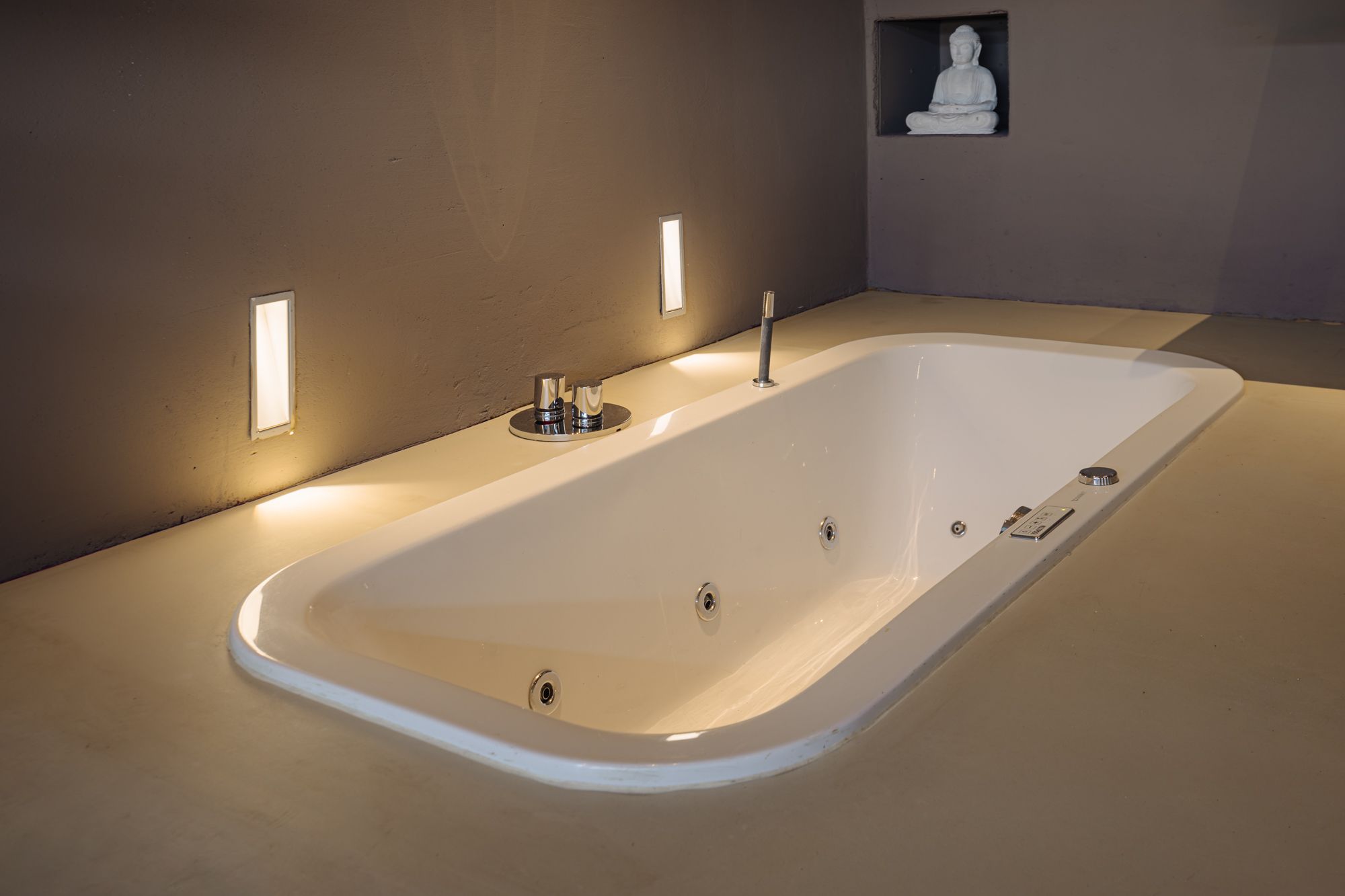 Foto 39 van Edmond Halleylaan 46