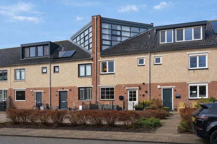 Photo 6 of Count Basiestraat 44