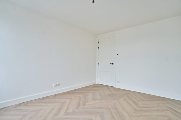 Foto 19 van Tilanusstraat 75-4