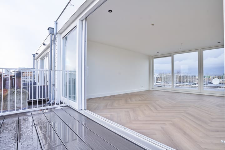 Foto 30 van Tilanusstraat 75-4