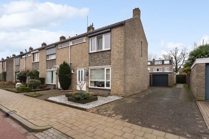 Foto 38 van Engelbrechtstraat 4