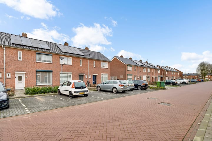 Foto 29 van Charlotte van Bourbonstraat 15