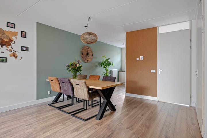 Foto 10 van Valkappel 9