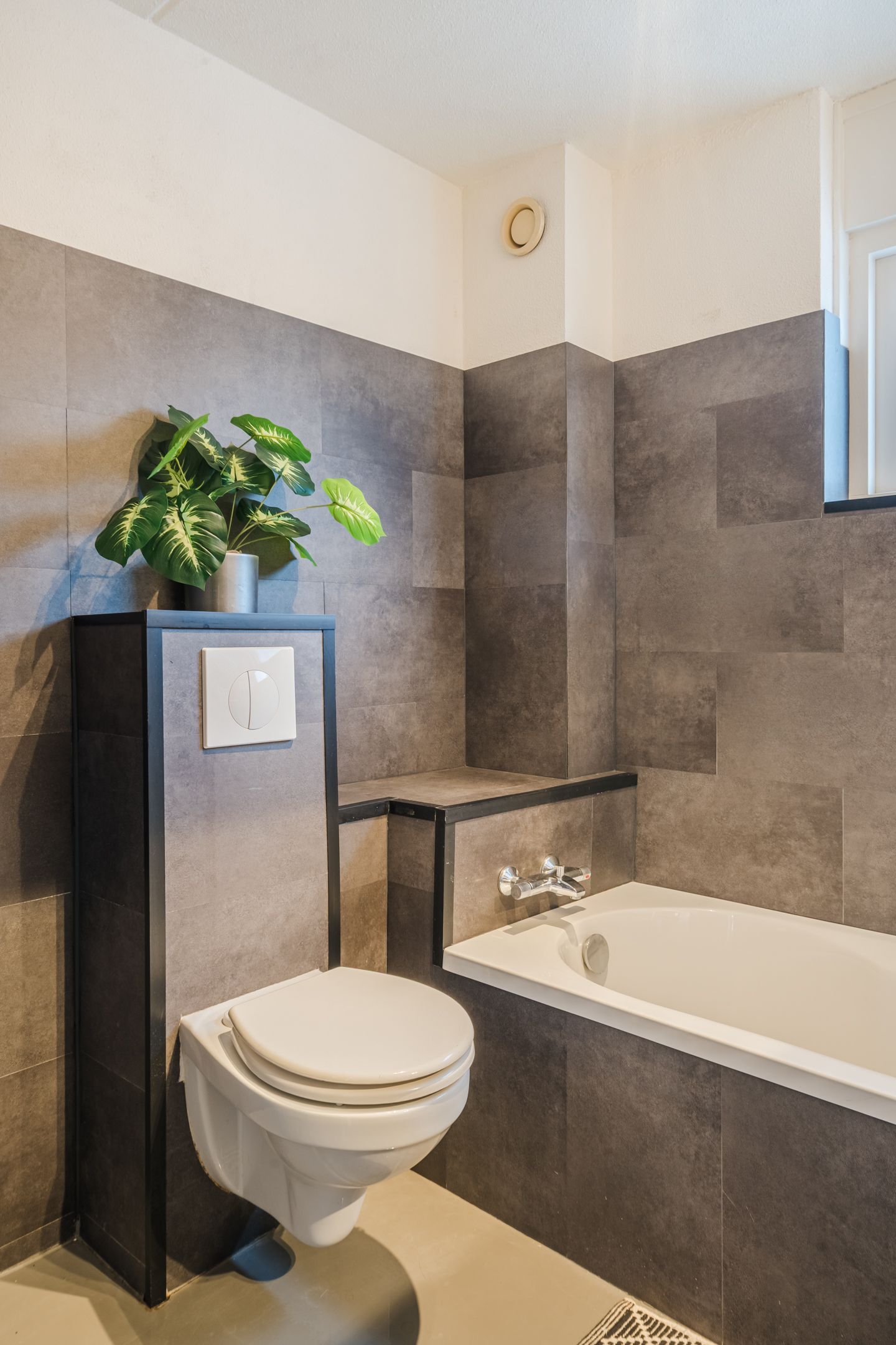 Photo 27 of Tirolstraat 101