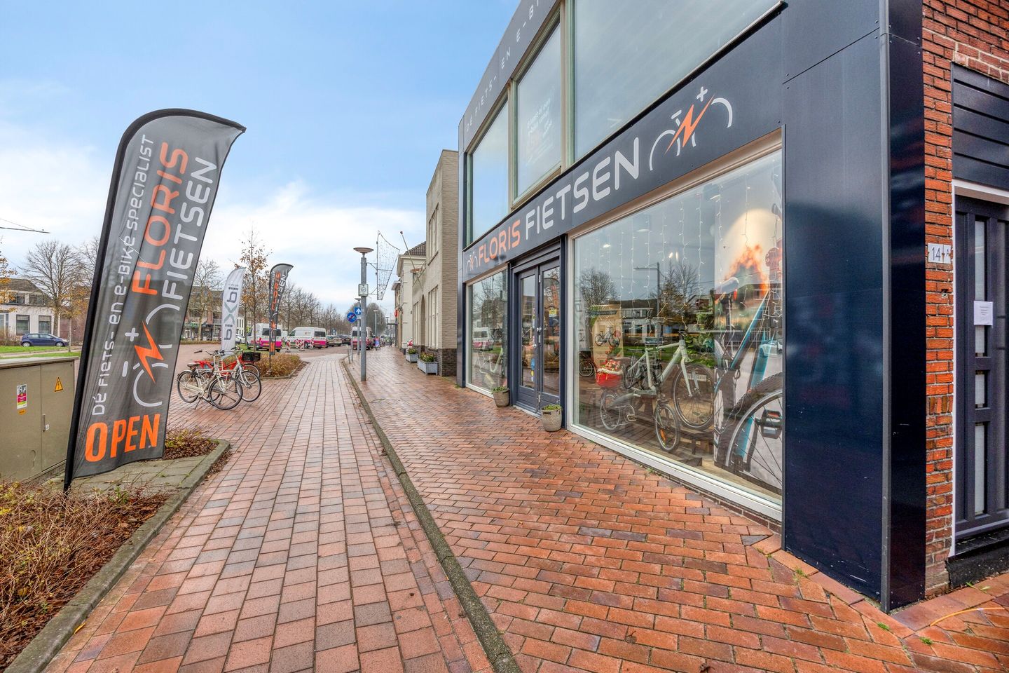 View photo 2 of Meint Veningastraat 14