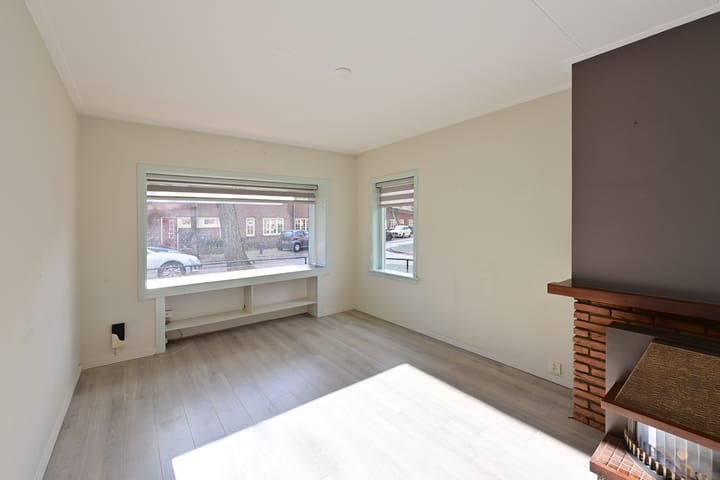 Photo 3 of Van 't Hoffstraat 11