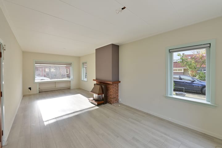 Photo 5 of Van 't Hoffstraat 11