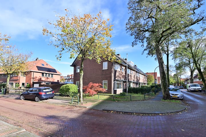 Foto 17 van Van 't Hoffstraat 11