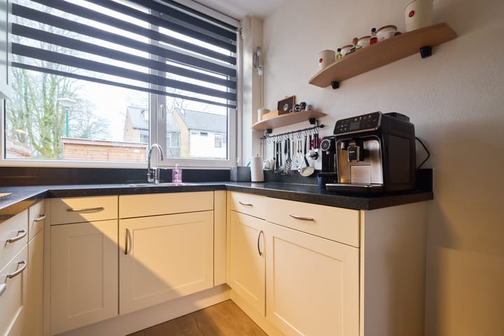 Foto 13 van van Hamelstraat 106