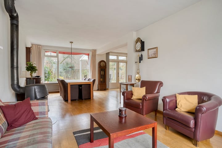 Photo 5 of Pioenroosstraat 1