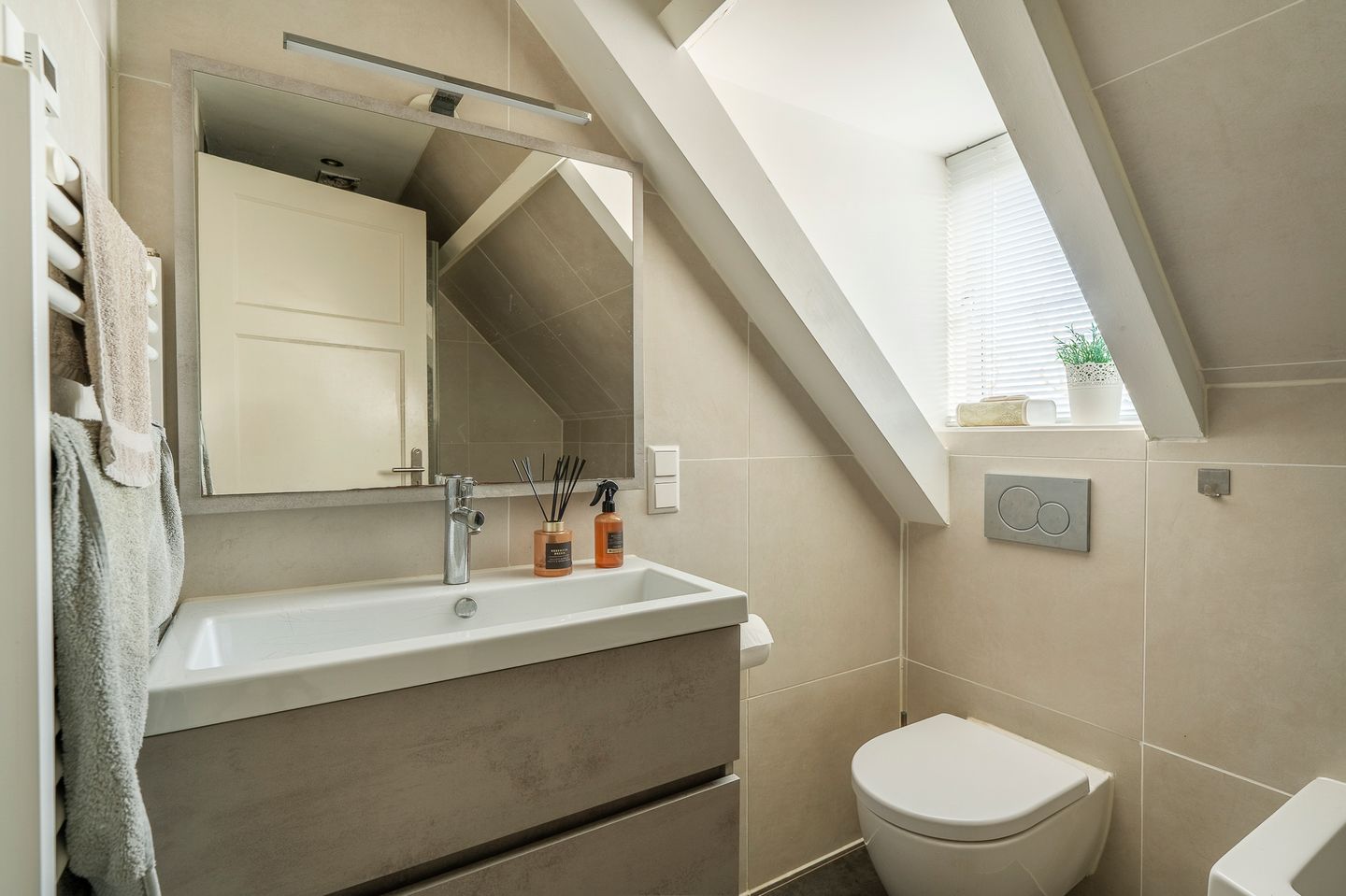 Photo 29 of Van Oldenbarneveltweg 33