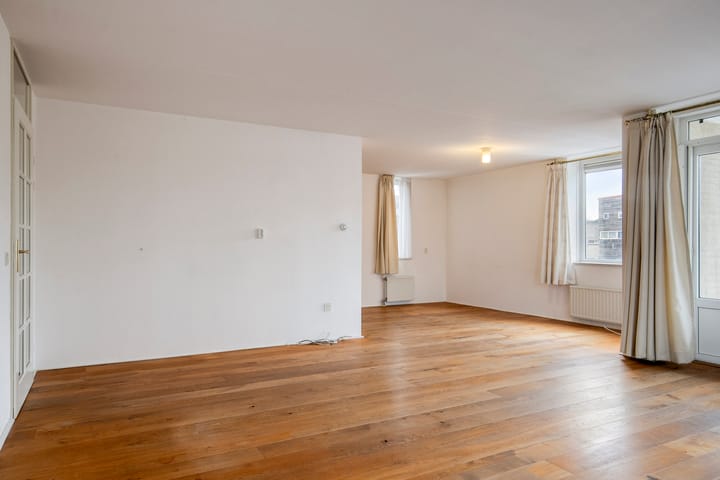 Photo 3 of Gentiaan 6