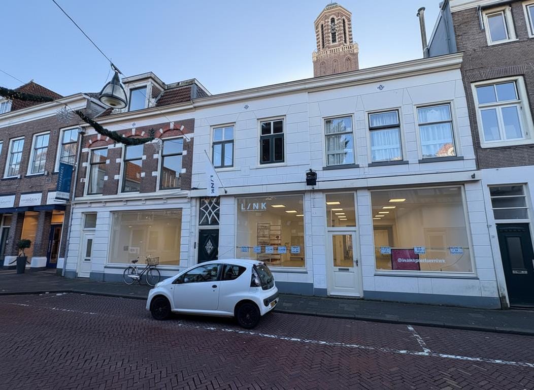 Bekijk foto 1 van Voorstraat 31