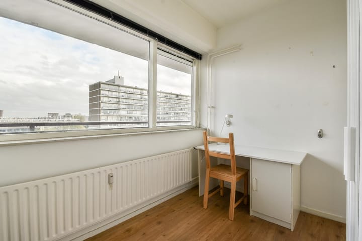 Photo 18 of Burgemeester Hogguerstraat 1041