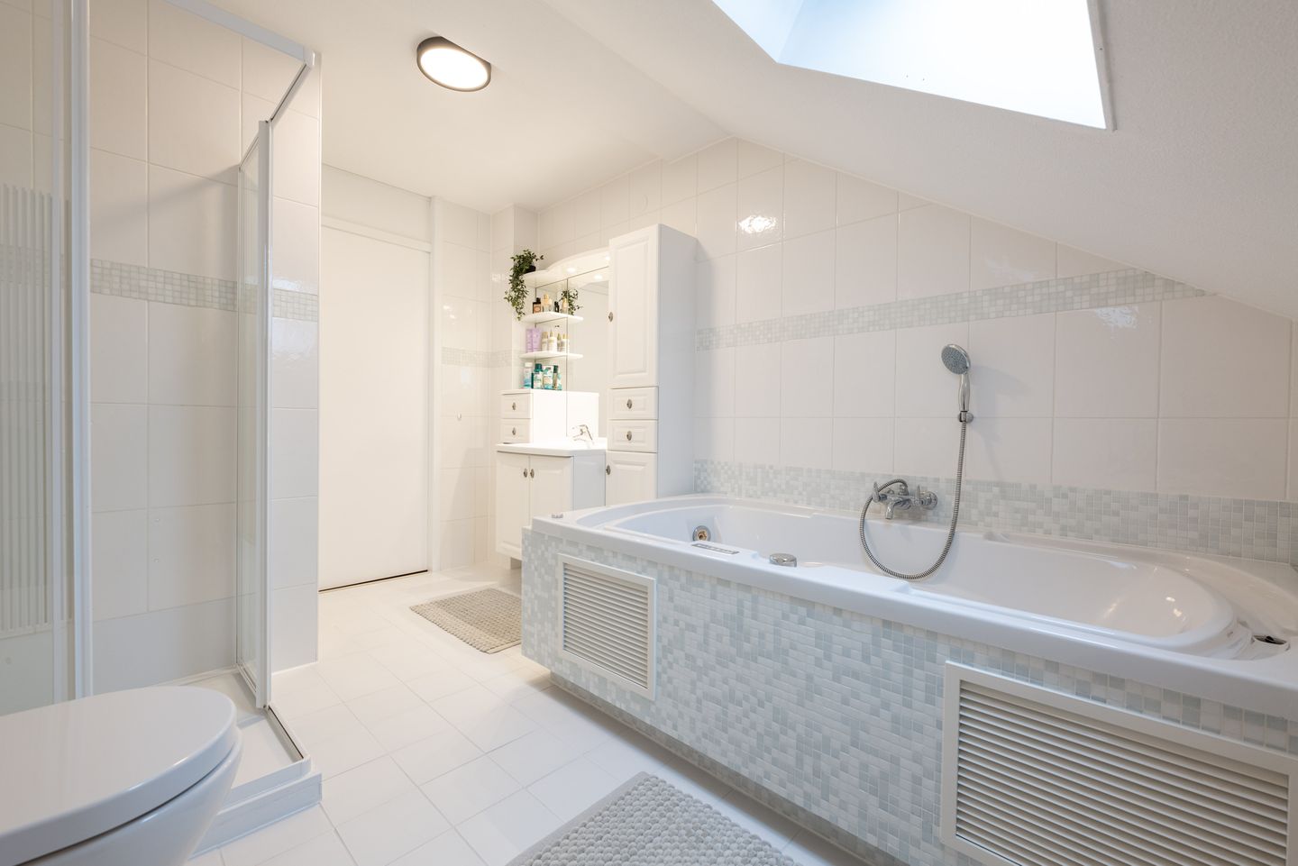 Foto 5 van Legatostraat 8