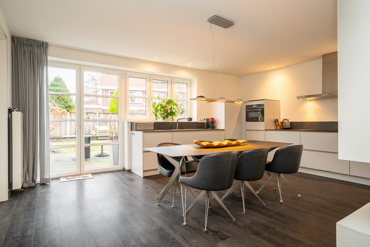 Photo 3 of Robertinkkamp 6