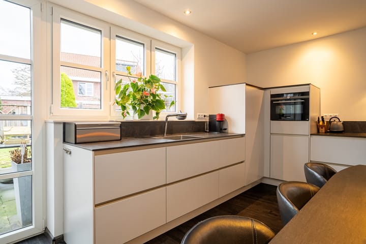 Photo 18 of Robertinkkamp 6