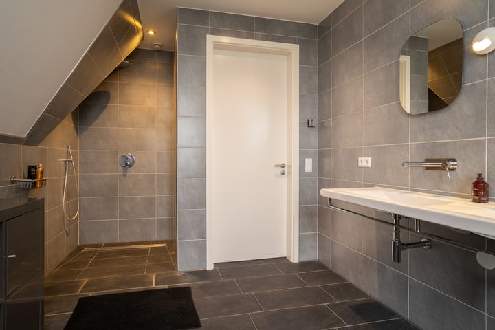 Photo 27 of Robertinkkamp 6