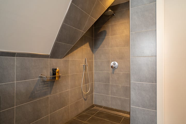 Photo 28 of Robertinkkamp 6