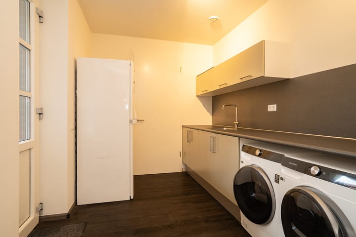 Photo 35 of Robertinkkamp 6