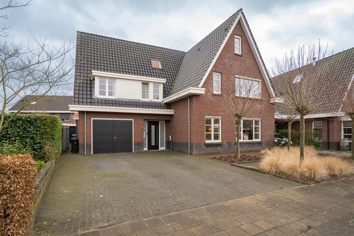 Photo 42 of Robertinkkamp 6