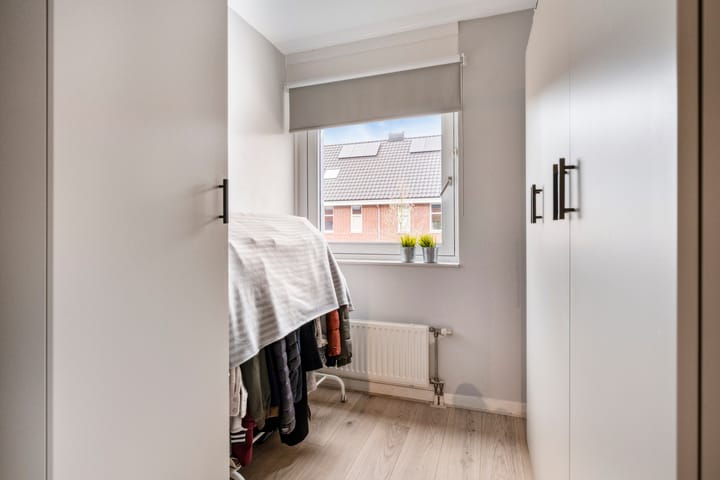 Photo 32 of Burgemeester Vermeulenstraat 17