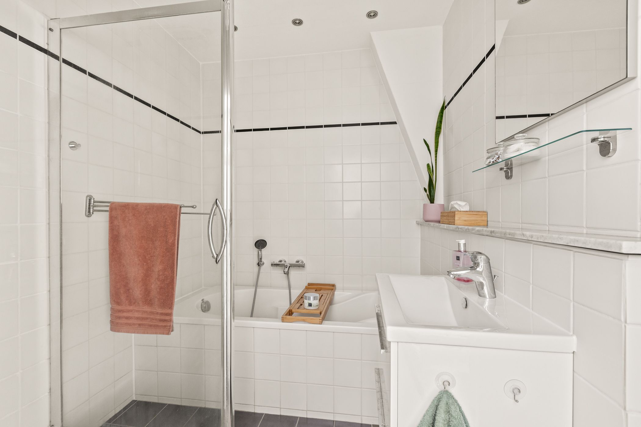 Photo 30 of Gildstraat 153