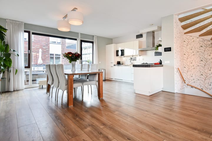 Photo 12 of Oosterhesselenstraat 590