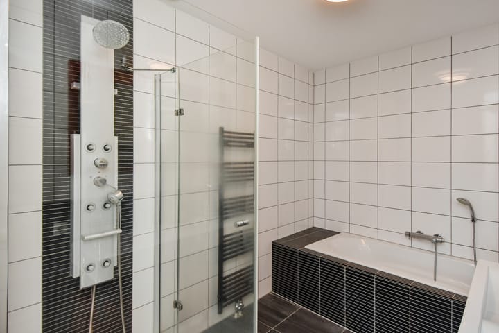 Photo 20 of Oosterhesselenstraat 590