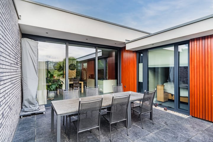 Foto 38 van Burg. Swachtenstraat 4