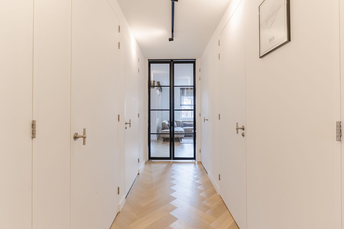 Photo 19 of Sint Willebrordstraat 25