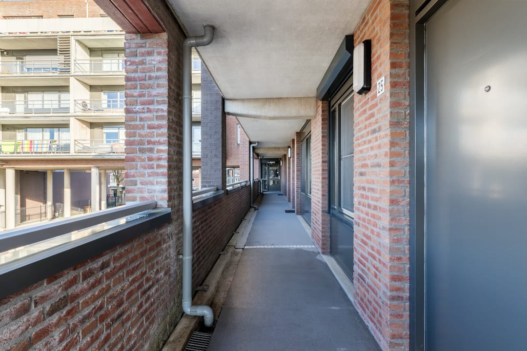 Photo 38 of Sint Willebrordstraat 25
