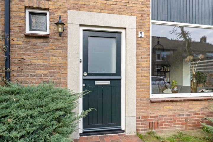 Foto 46 van Holthusenstraat 3