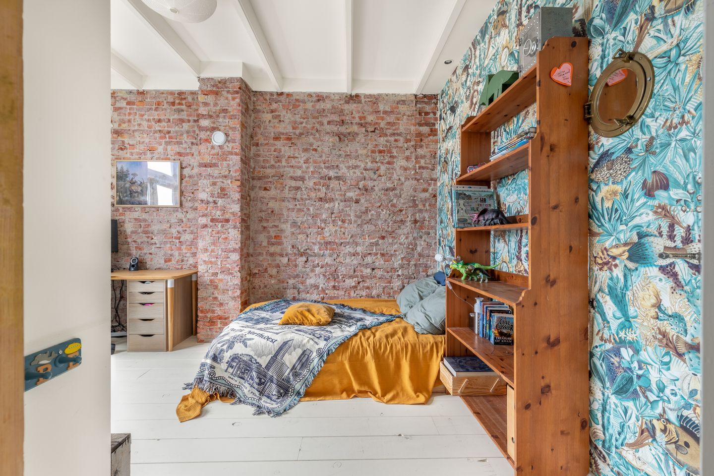 Photo 25 of Spoorstraat 22