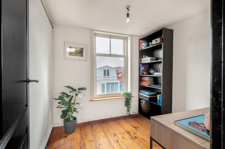 Photo 38 of Spoorstraat 22