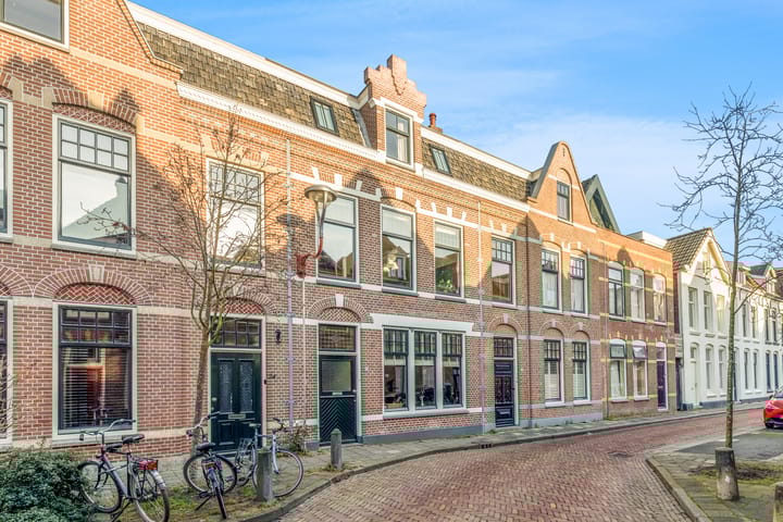 Photo 42 of Spoorstraat 22