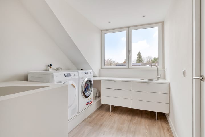 Photo 33 of Maximiliaanlaan 24