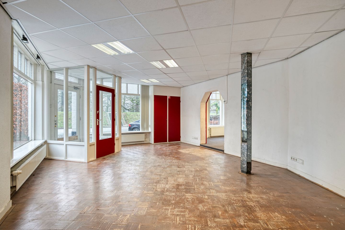 View photo 4 of Worp 67